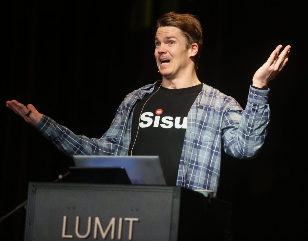 ”Taistelija” Pekka Hyysalon positiivisuus tarttuu – ”Elämä on hieno laji!”