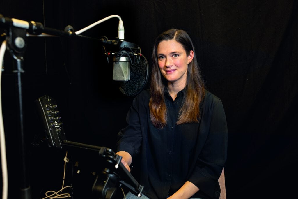 Kovaan käyttöön singahtanut UT2020-käännös oli Tuomas Juntusen elämän paras työhomma – ”Erityisen hyvää palautetta on saanut äänikirja, jonka lukija on näyttelijä Krista Kosonen” 